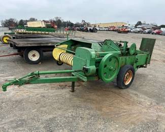 JOHN DEERE 24T SQUARE BALER