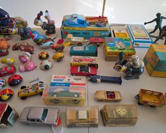 Corgi 31 Buick Riviera Set, VNM in Complete Original Box