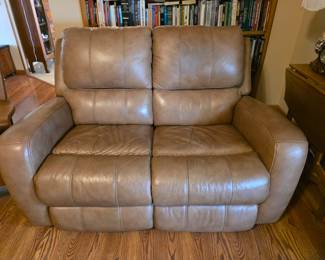 Amazing Electric leather recliner, love seat!