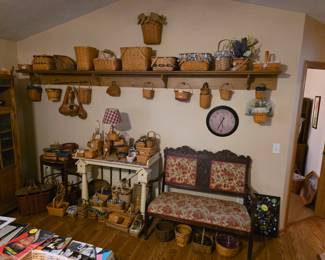 Lots of beautiful longaberger baskets to choose from!