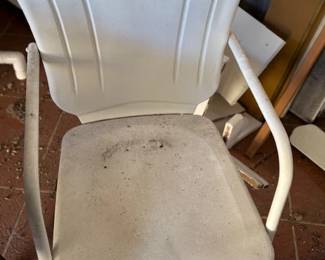 WHITE METAL GARDEN CHAIRS