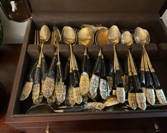 Vintage set dinnerware