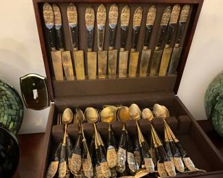 112 PIECE SET OF VINTAGE TEAK, BRASS, COPPER DINNERWARE WITH BUDDAH MOTIF