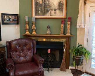 BRADINGTON YOUNG LEATHER RECLINER