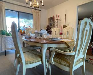French Provincial Dining Table / 6 chairs