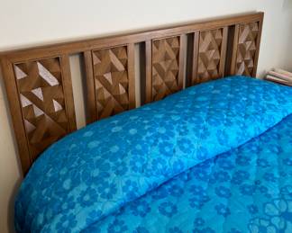 Broyhill "Sculptra" Diamond Front Queen Headboard