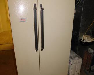 SIDE BY SIDE REFRIGERATOR