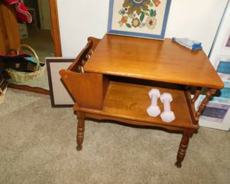 VINTAGE ETHAN ALLEN ROCK MAPLE DOUGH BOX END TABLE