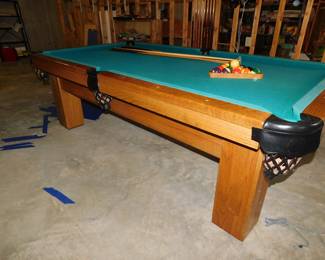 OAK REGULATION POOL TABLE WITH ACCESSORIES