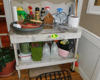 PLANTING BENCH WITH GARDEN ITMES