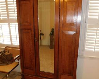 ANTIQUE MIRRORED CHIFFAROBE