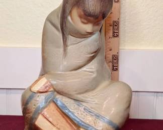 Lladro Inuit Eskimo Girl