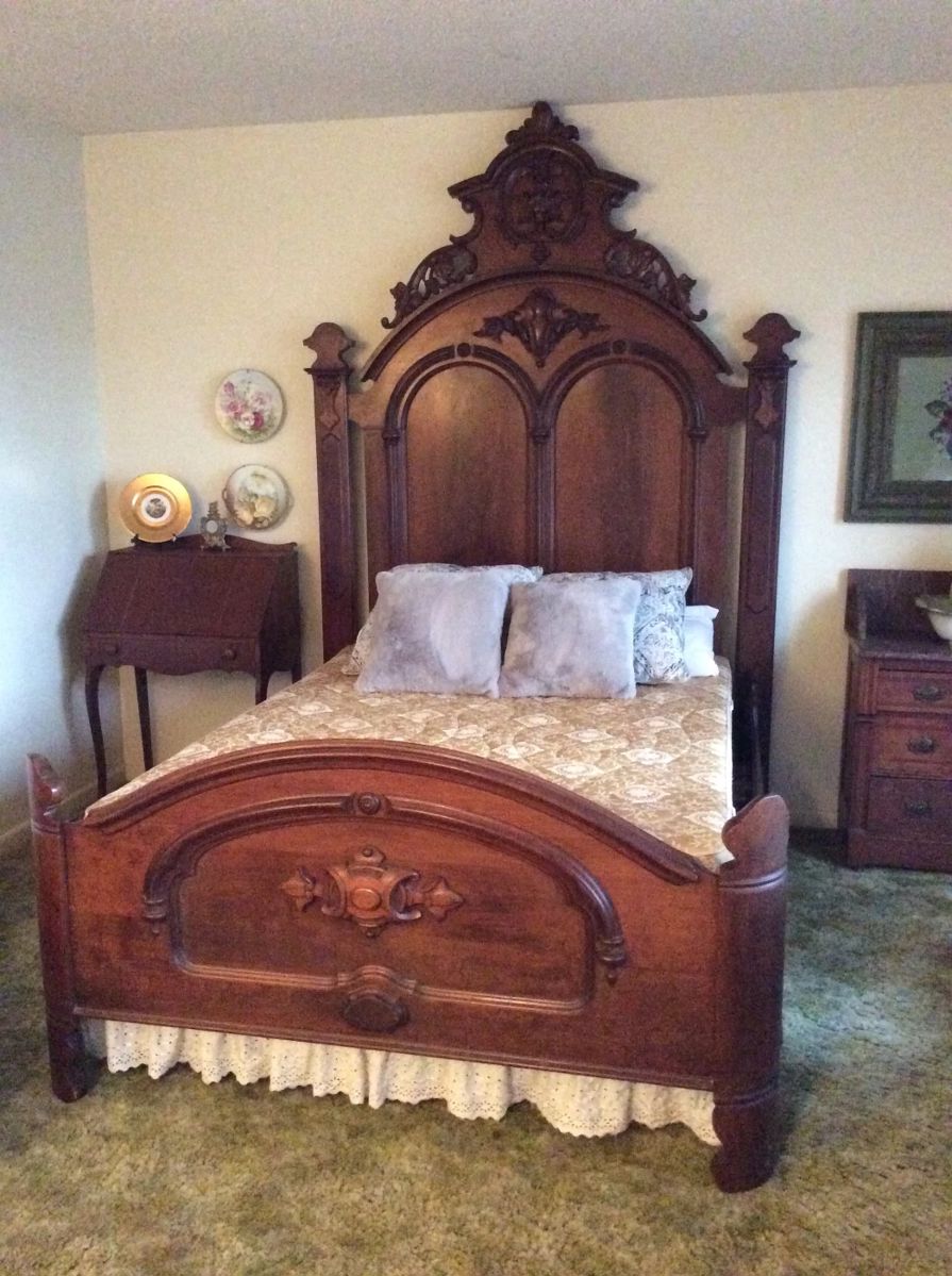 Lincoln style bed double queen