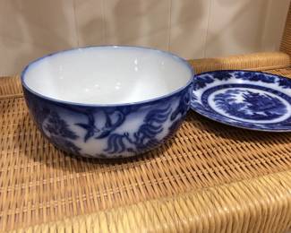 Blue willow/flow blue