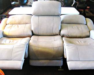 Zero Gravity Triple Power Reclining Leather Sofa Exceptionally Nice Leather  