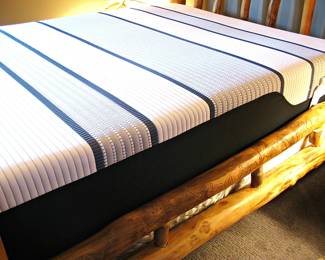 Rust Valley Red Cedar Double Rail Queen Bed with Serta i Series Hybrid Mattress