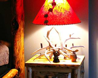 Amish Handcrafted Rustic Log 2-Drawer Side Table / Real Deer Antler Table Lamp with Rawhide Shade