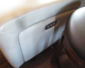 Zero Gravity Triple Power Reclining Leather Sofa Exceptionally Nice Leather  