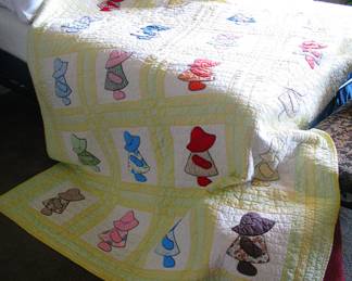 Vintage Hand-Made Sunbonnet Sue Quilt 