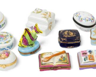 Lot 4011
Collection of Twelve Limoges Porcelain Pill Boxes, 20th C., 12 PCS