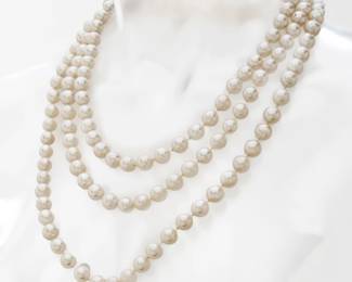 Lot 83
Pearl Rope Necklace, 9.8mm L 70" 219 g 1 PC