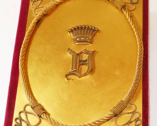 Lot 127
Workshop of August Klein (Austrian, 1824-1890) Gilt Bronze Covered Schreibtisch-Buvard (rocking Desk Blotter) 1860-1880, H 11.5" W 9.5"