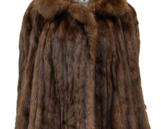 Lot 120
Sable Vintage Jacket, Size 8 - 10 Jack Barnett Chicago Furrier L 26"