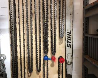 Variety of Chainsaw Chains and Bars