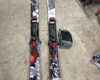 Salomon 108 Rocker 2 Skis, Climbing Skins & Two Sets Ski Poles