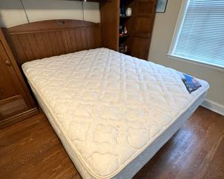 Serta Queen Size 