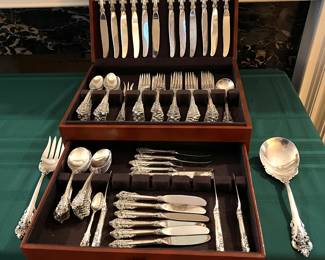 Wallace Sterling Flatware - 3,900 grams 