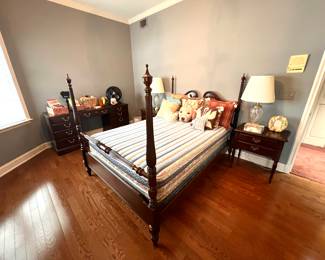 Queen Four Poster Bed 