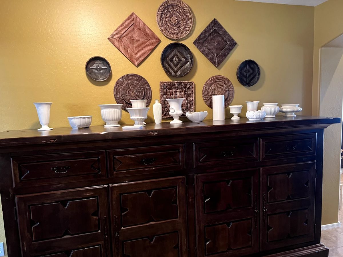 Large sideboard with white pottery USA, Hager, Weller