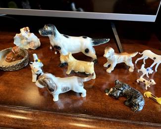 Dog figurines