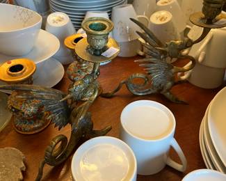 Porcelain dinner set, glassware, cocktail accessories 