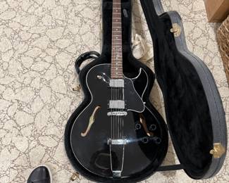 Gibson ES-135 