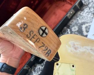 1973 Fender Telecaster. Blonde. Excellent Condition + OHSC

Very clean and lightweight early ’73 Tele with ’72 spec. Quintessential looking blonde maple board Tele. Lots of bite and twang.