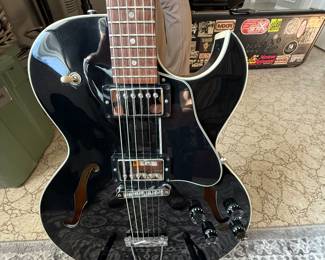 Gibson ES-135 