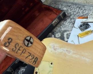 1973 Fender Telecaster. Blonde. Excellent Condition + OHSC

Very clean and lightweight early ’73 Tele with ’72 spec. Quintessential looking blonde maple board Tele. Lots of bite and twang.