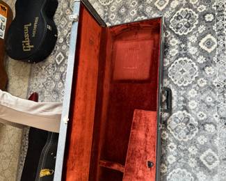 1973 Fender Telecaster. Blonde. Excellent Condition + OHSC

Very clean and lightweight early ’73 Tele with ’72 spec. Quintessential looking blonde maple board Tele. Lots of bite and twang.