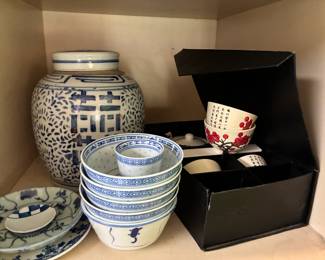 Tea pots, ceramics made in Japan