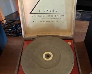 Vtg Silvertone model 250 4 speed turntable