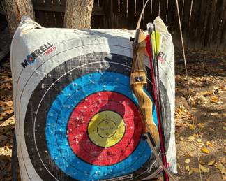 Archery set - Morrell target, Samick polaries recurve bow and 7 carbon fiver arrows
