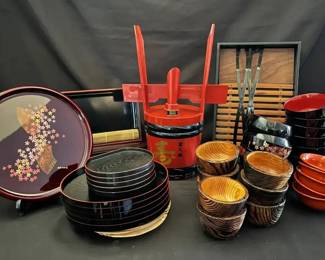 KO336Sake Barrel And Japanese Lacquerware