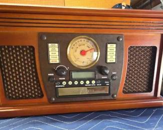 KO328Victrola Navigator 7 In 1 Classic Bluetooth Wooden Record Player ITVS760B