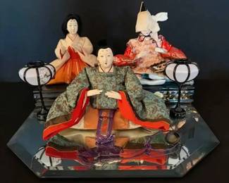 KO414VVintage Japanese Hina Dolls and Lamps