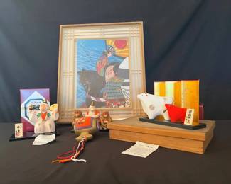 KO396Vintage Japanese Kite And Ceramic Figurines