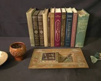 KO388Studybooks and trinkets