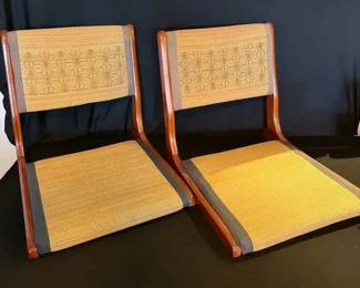 KO349Set Of Vintage Folding Tatami Floor Chairs 