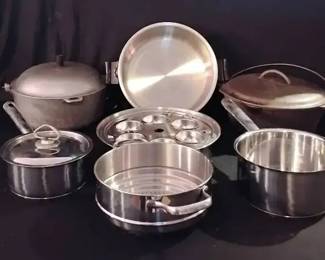 KO385Modern  Vintage Cook Ware Lot 
